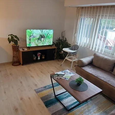 Apartment Berta - 101 Luxury - Free Private Secured Parking