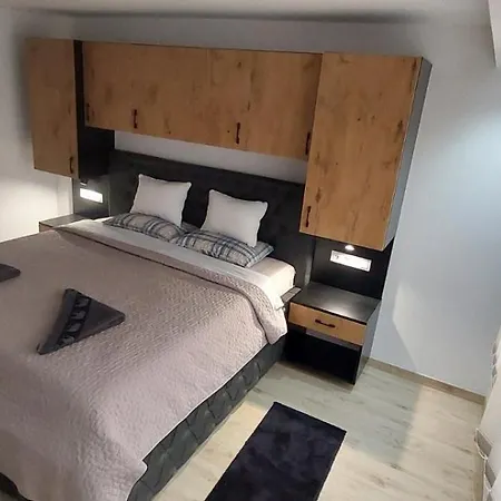 Apartment Berta - 101 Luxury - Free Private Secured Parking Tuzla
