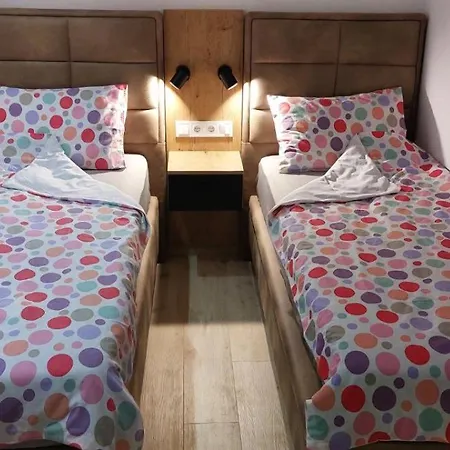 Apartman Berta - 101 Luxury - Free Private Secured Parking Tuzla