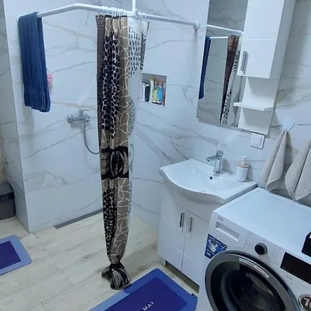 Berta - 302 Luxury - Free Private Secured Parking *