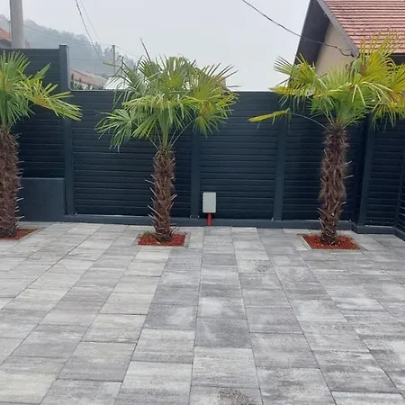 Apartment Berta - 101 Luxury - Free Private Secured Parking *