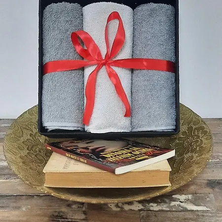 Berta - 302 Luxury - Free Private Secured Parking Apartment