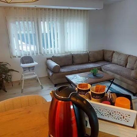 Berta - 302 Luxury - Free Private Secured Parking Tuzla