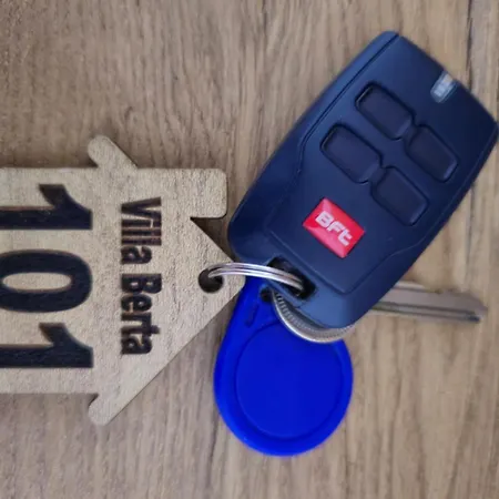 Апартаменты Berta - 302 Luxury - Free Private Secured Parking Тузла