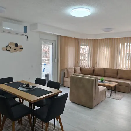 Berta - 302 Luxury - Free Private Secured Parking Апартаменты Тузла