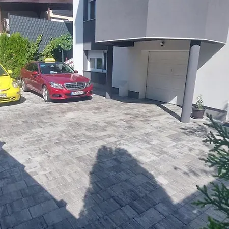 Berta - 302 Luxury - Free Private Secured Parking Апартаменты Тузла