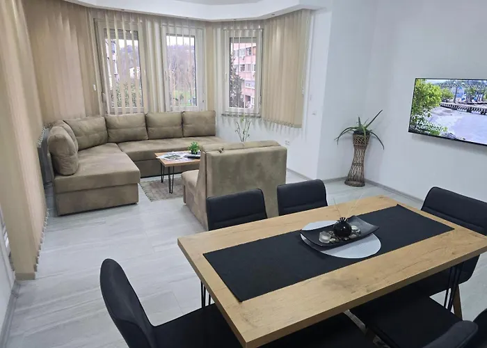 Berta - 302 Luxury - Free Private Secured Parking *